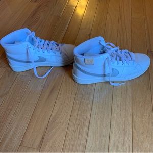 Nike court royal mid sneakers
